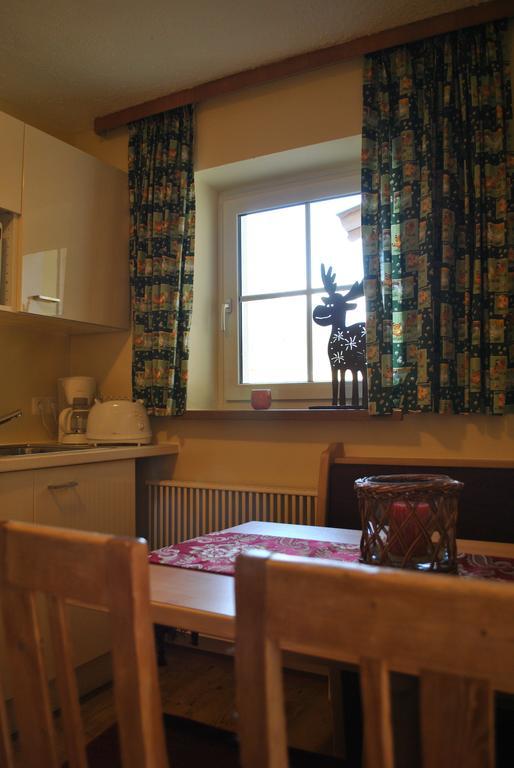 Romantik Pension Lehrberg Sankt Jakob in Haus Rum bild